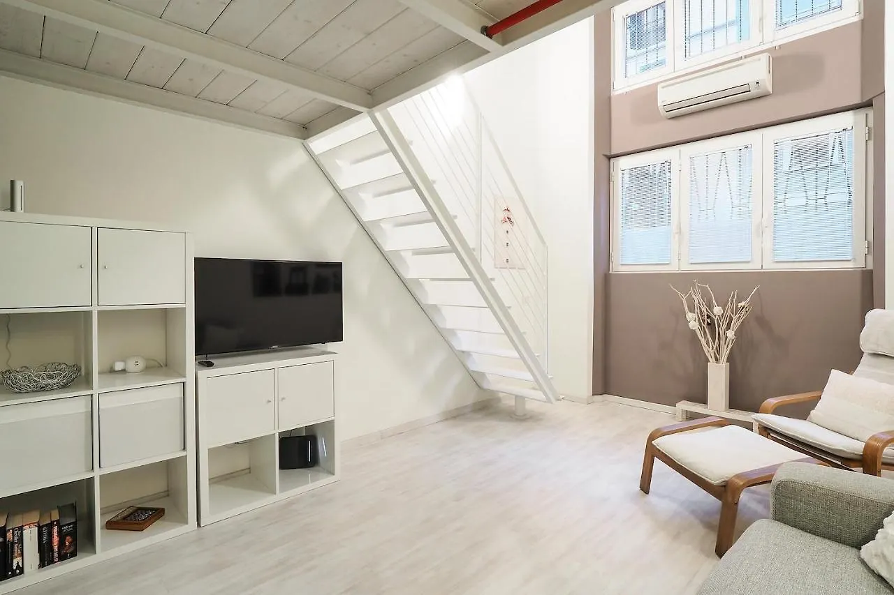 Contempora Apartments - Breno 2 Milan 0*,  Italy